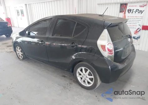 2013 Toyota Prius C Three from USA, damaged, VIN JTDKDTB33D1046251